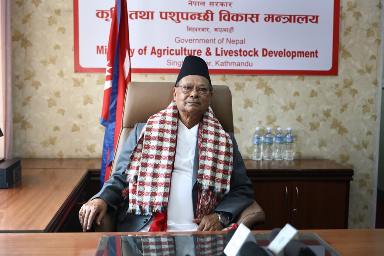 रासायनिक मल वास्तविक किसानलाई पुग्ने गरी ‘अनलाइन सिस्टम’ विकास गर्दैछौँ : मन्त्री परियार