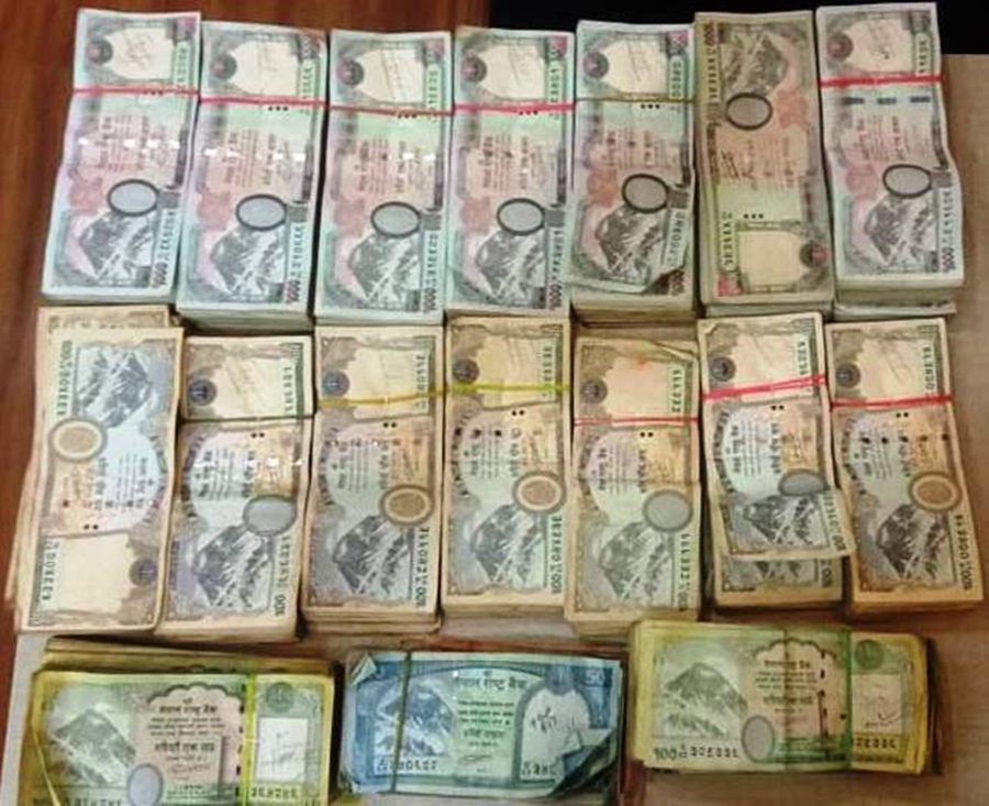 सुन धितो लिएर पैसा ब्याजमा लगाउँथे पौने चार करोडसहित समातिएका विनोद