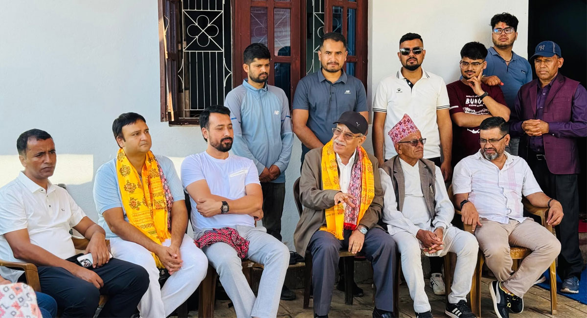 प्रचण्ड परिवारसहित सिन्धुपाल्चोकमा