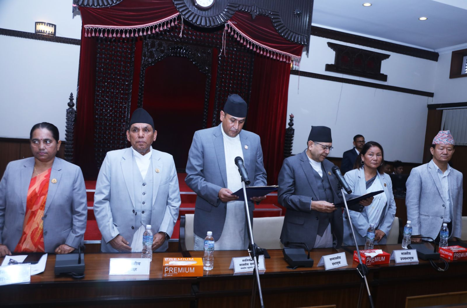 सुनुवाइ समितिका सभापति खतिवडाले लिए शपथ