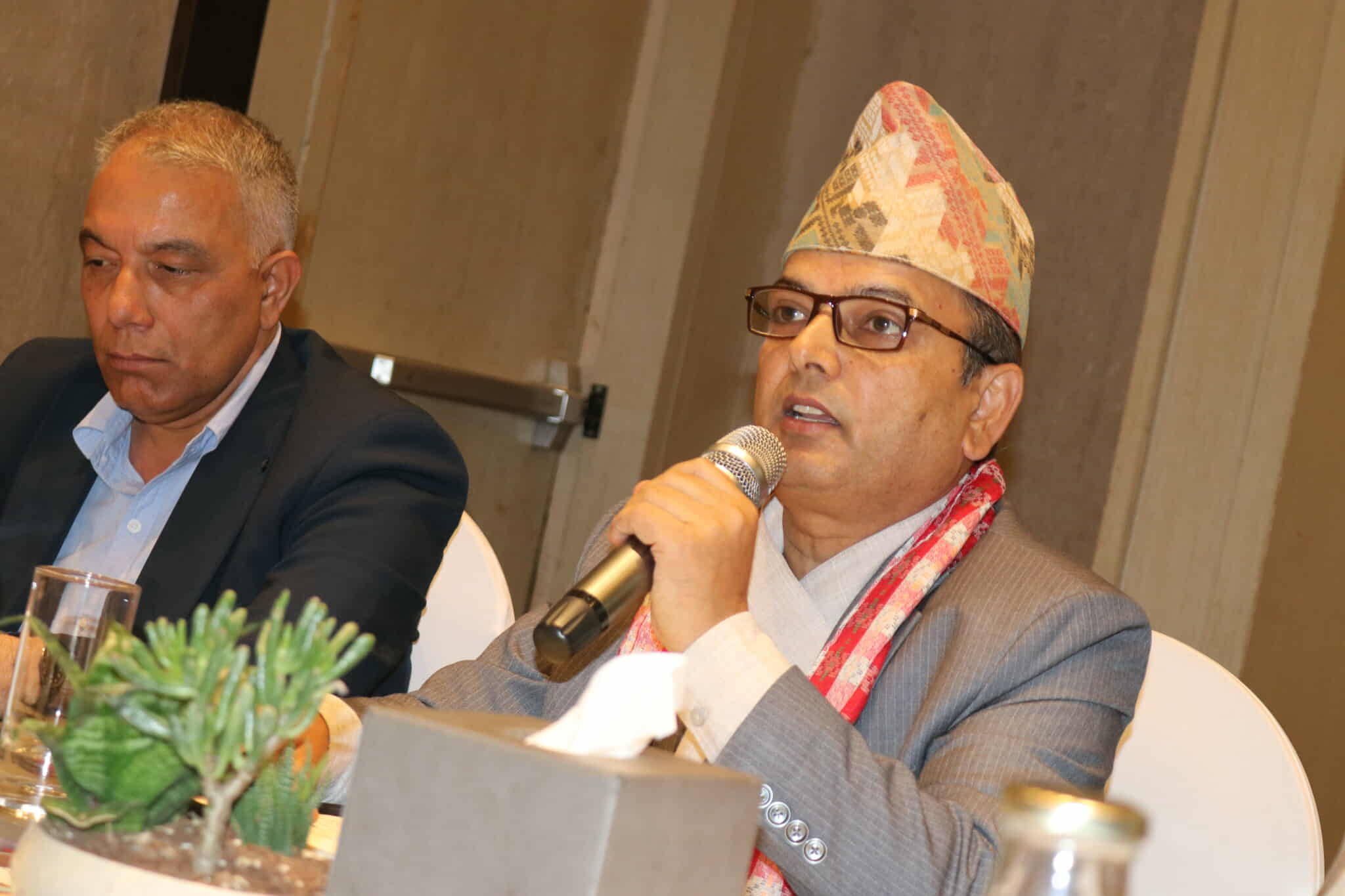 उद्योग सचिव भन्छन ‘ब्यूरोक्रेसी कानून देखाएर पन्छिन मिल्दैन’