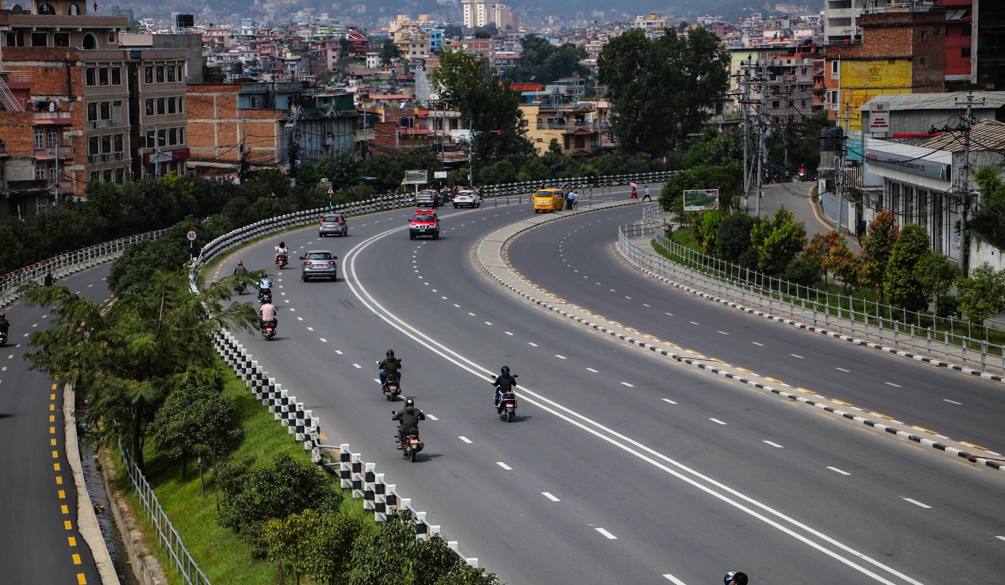 सडक डिभिजनले बिदा गर्‍यो ‘अनावश्यक’ ज्यालादारी कर्मचारी
