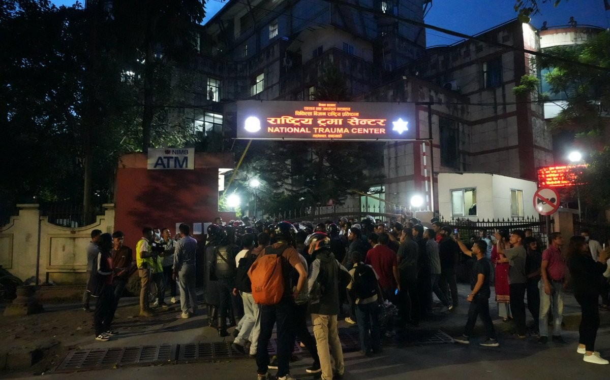 ट्रमा सेन्टरमा प्रहरीसहित ५४ घाइतेको उपचार हुँदै (नामावली)