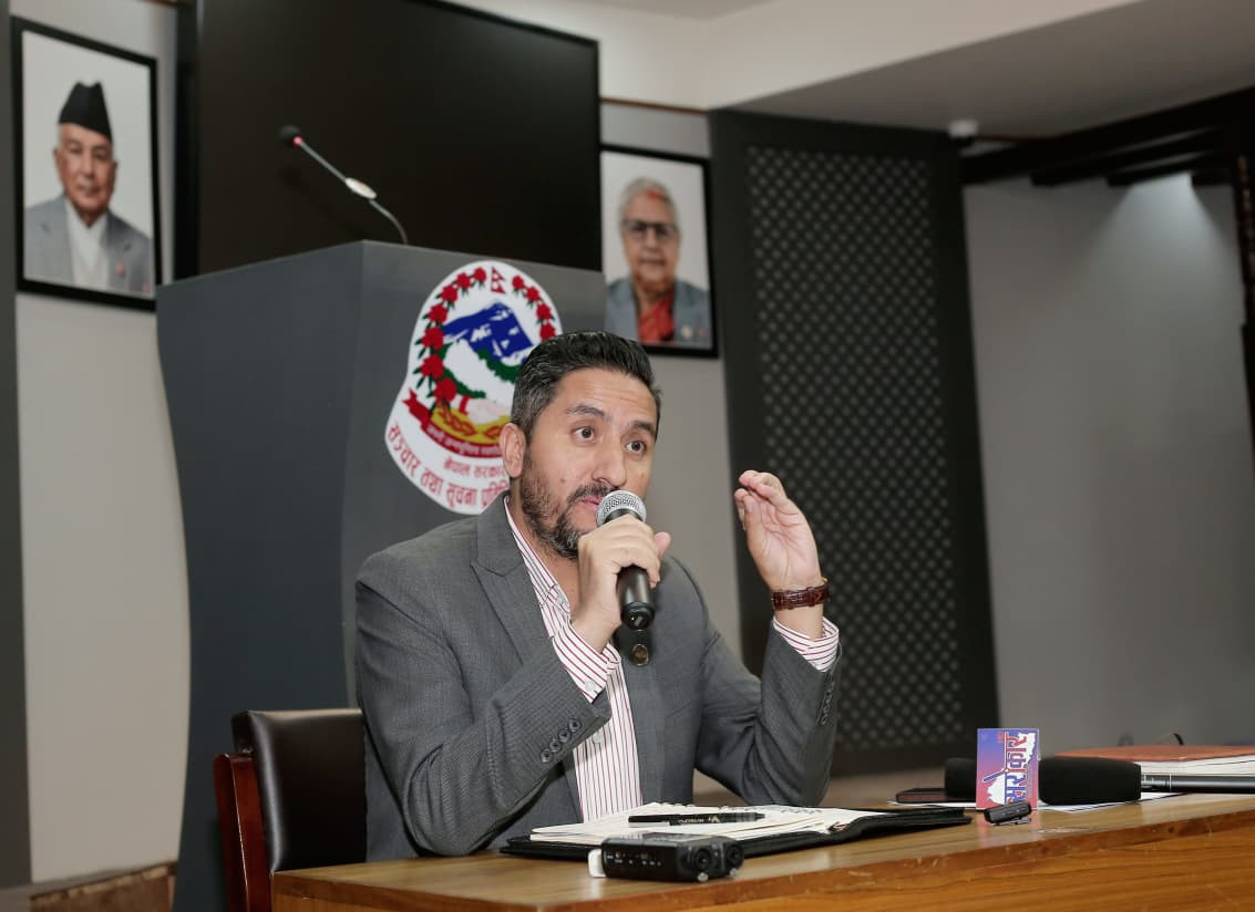 सामाजिक सञ्जाल कहिल्यै बन्द हुँदैन: सञ्चारमन्त्री खरेल