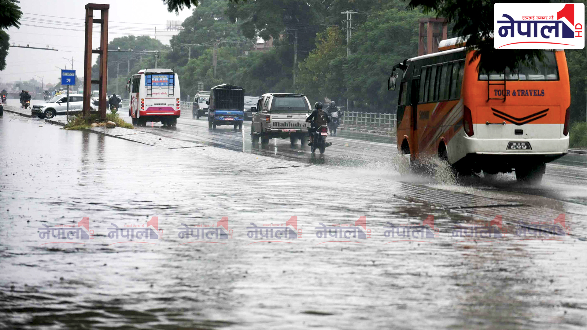 ललितपुरको महालक्ष्मीस्थानस्थित रिङरोड क्षेत्रको सडक जलमग्न