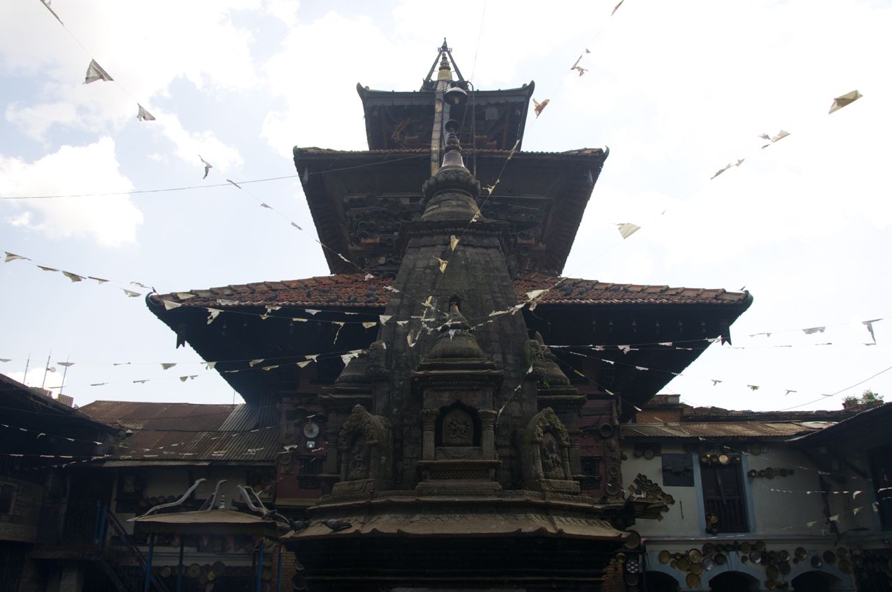 आदिनाथको मन्दिरमा मेला भर्न दुई लाख भक्तजन सहभागी