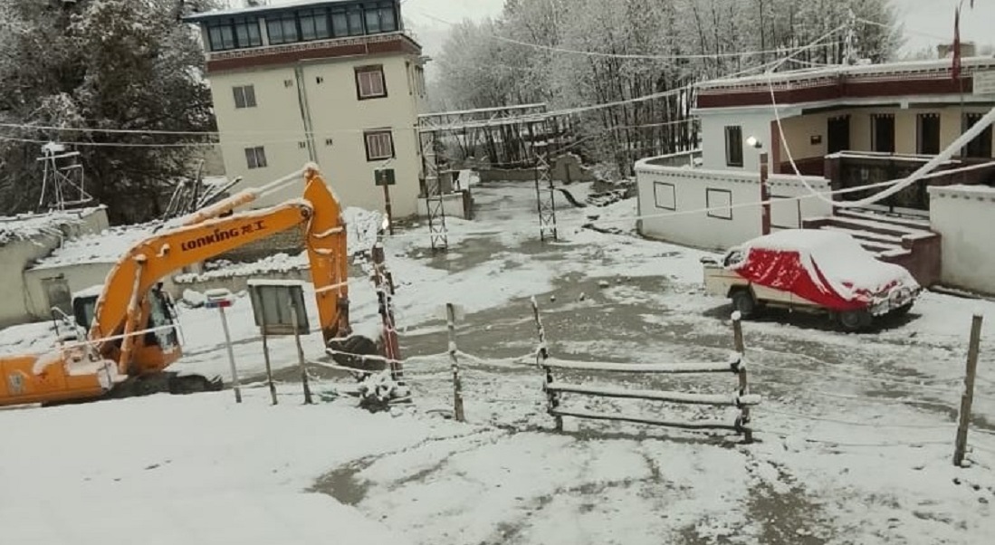 मुस्ताङमा भारी हिमपात, जनजीवन कष्टकर