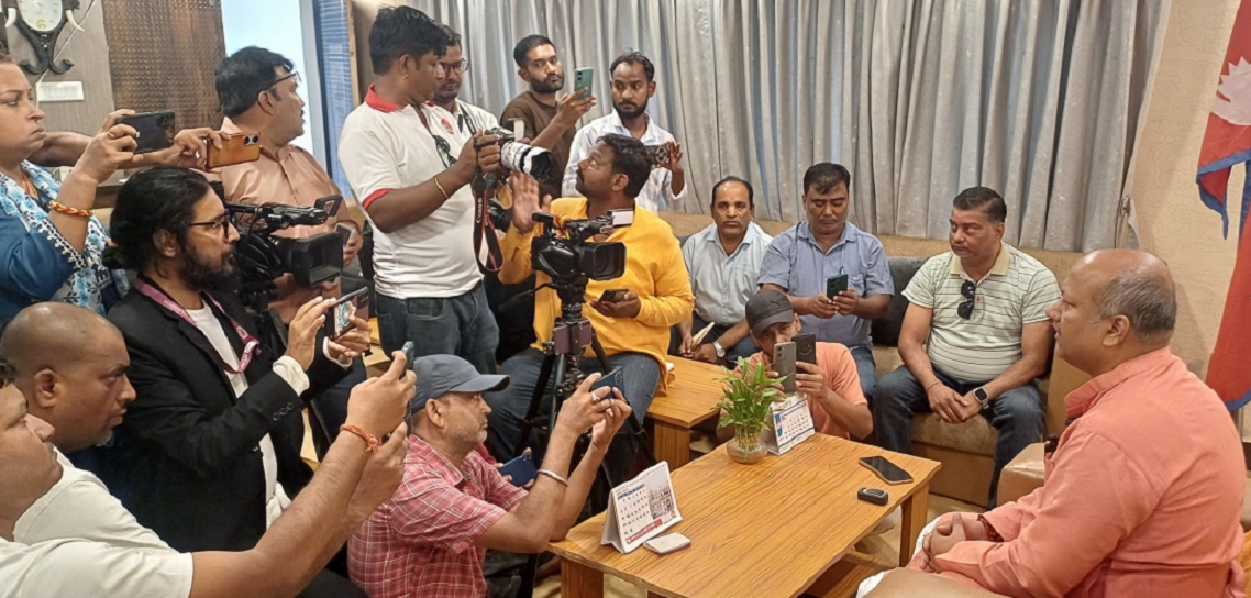 मधेसका निवर्तमान मुख्यमन्त्री सिंहले त्यागे जनमत