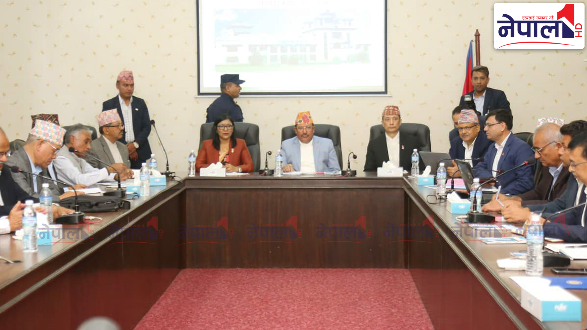 निर्वाचन आयोगले बोलाएको छलफलमा कुन दलबाट को गए ?