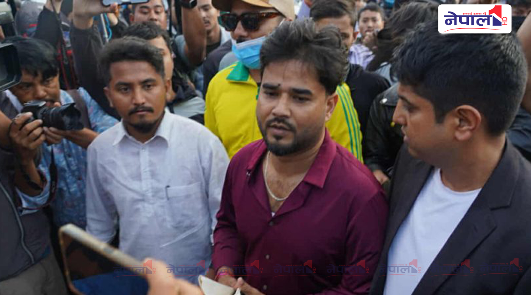 बालेन र सुदनविरूद्ध जाहेरी लिएर प्रहरीमा पुग्यो अखिलको टोली