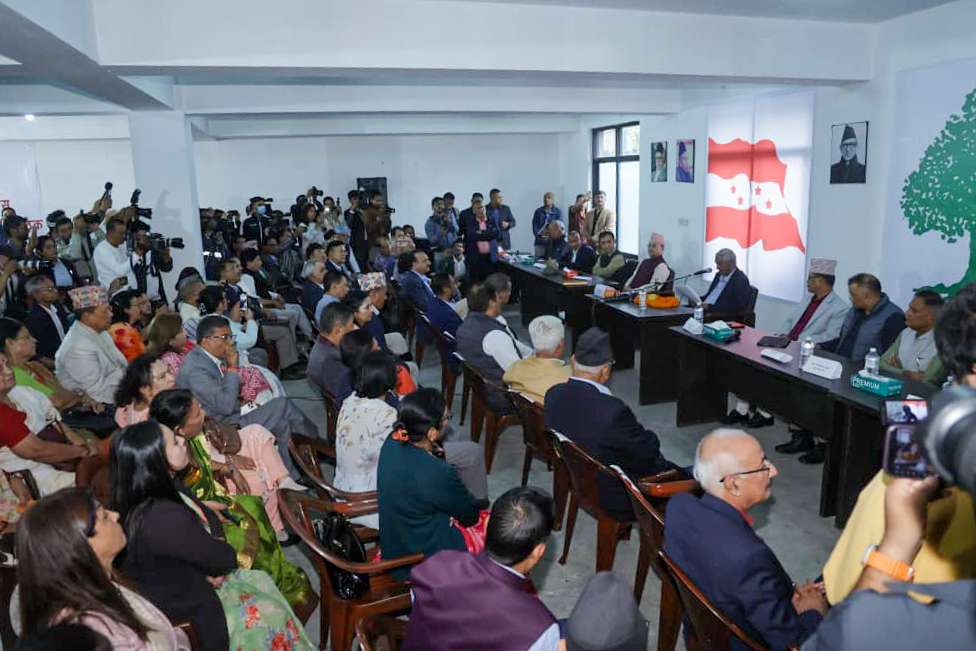 कांग्रेसमा संसद पुनर्स्थापनाको बहसले फुटको बीउ रोप्दै