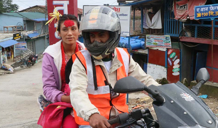 ‘दसैँ–तिहार, चेलीलाई उपहार’ अभियानमा ४३६ जनाले लिए निःशुल्क यातायात सेवा