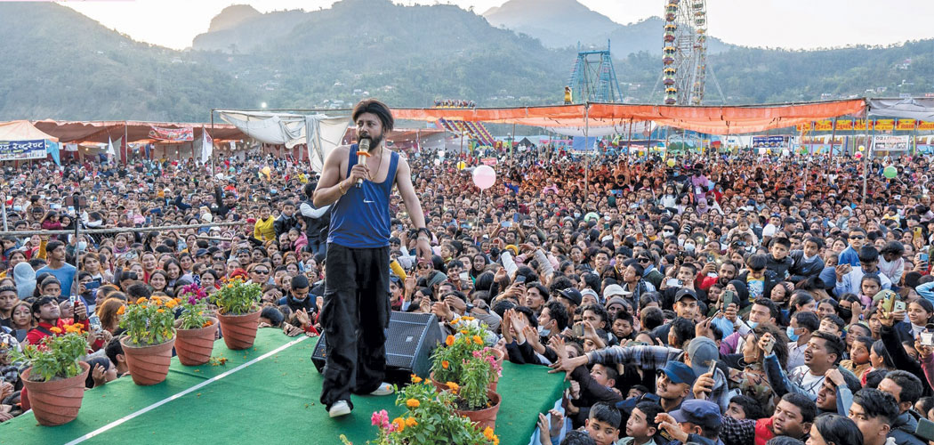 ‘जेनजी’ युवाको देश प्रेम र त्यागप्रति गर्व गर्ने गायक थापाको साङ्गीतिक यात्रा