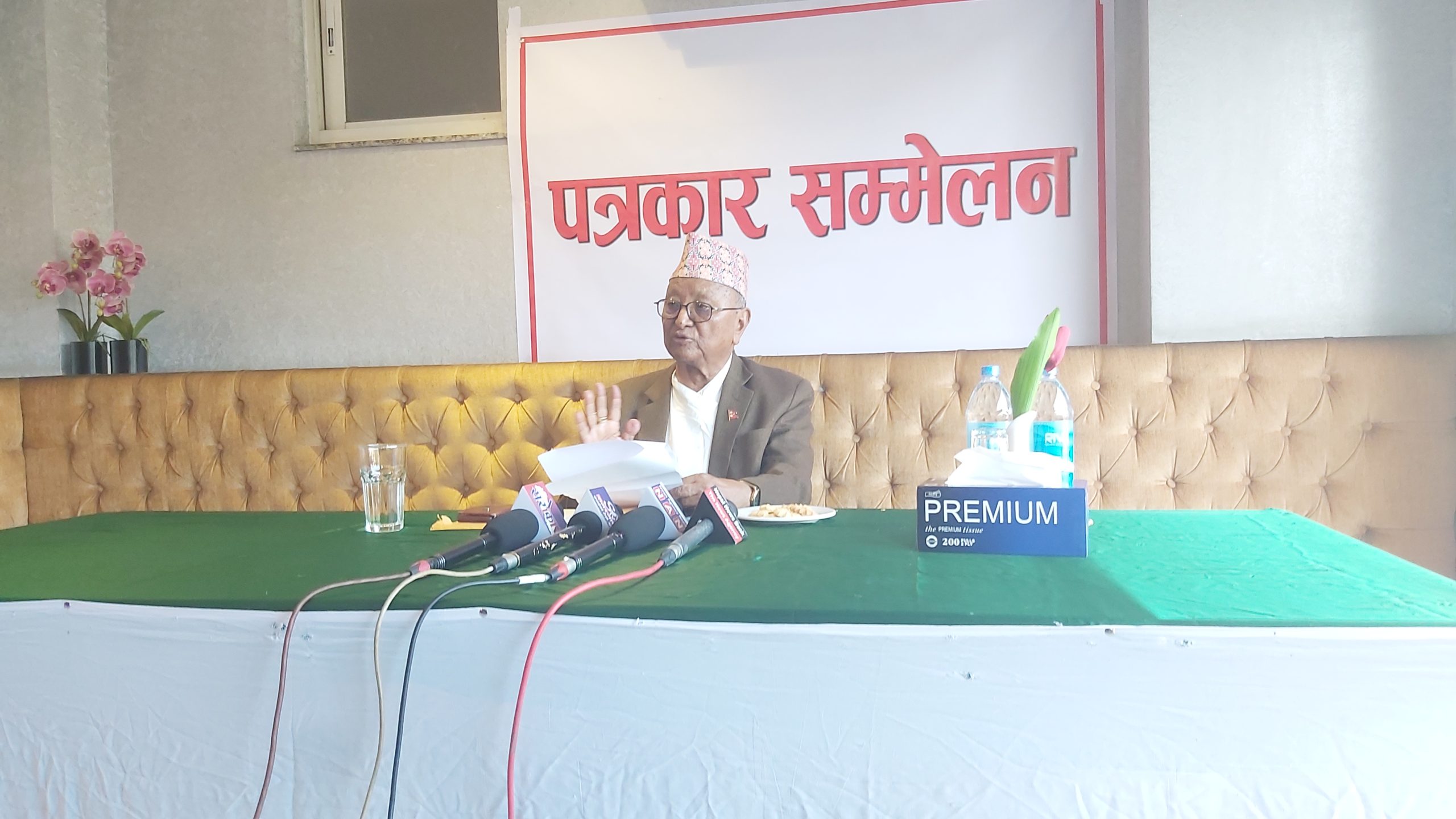 पार्टीभित्रका गुटउपगुटबाट माथि उठेर एकजुट  हुनुपर्छः पूर्वउपसभापति श्रेष्ठ