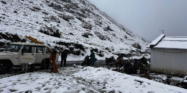 मुस्ताङमा निरन्तर वर्षा, जोमसोम-कोरला सडक अवरुद्ध
