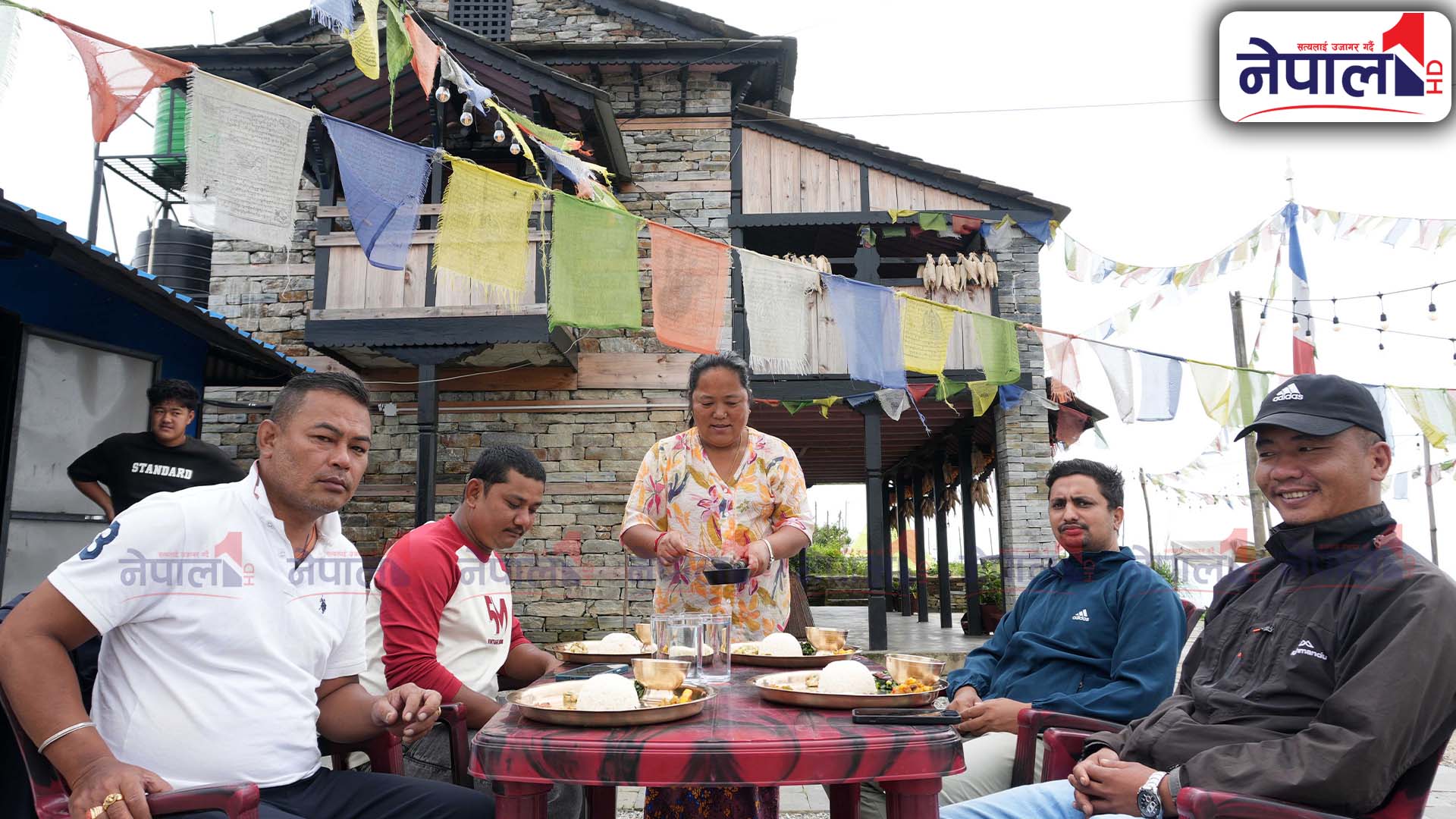 गाउँमै बसेर होमस्टे सञ्चालन गरिरहेका २४ वर्षीय नवीन