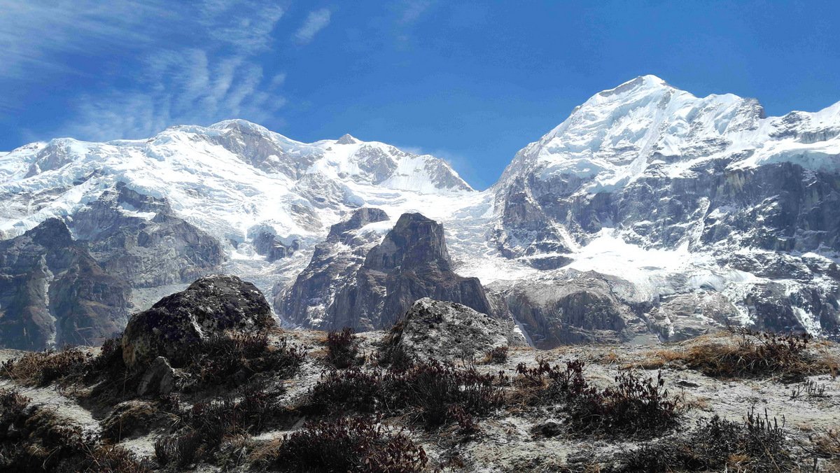 ३ सय विदेशी पर्यटकद्वारा कञ्चनजङ्घा हिमाल क्षेत्रको भ्रमण