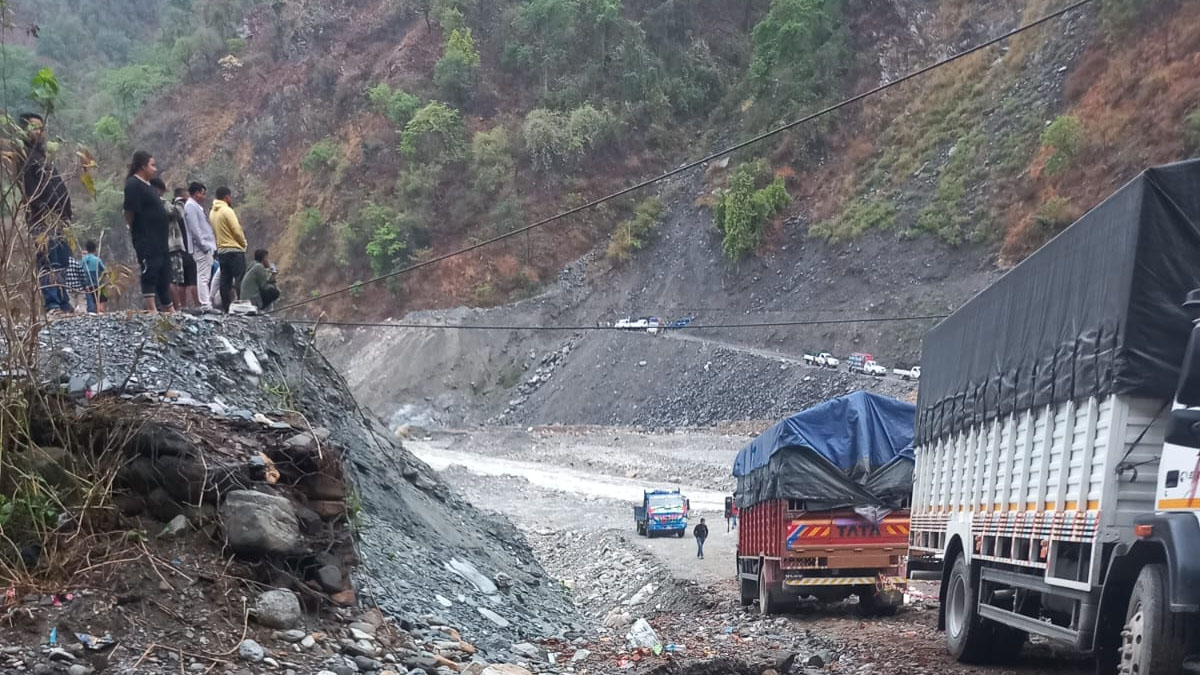 हेटौंडा–काठमाडौं जोड्ने दुई सडकमा राति गाडी चलाउन रोक