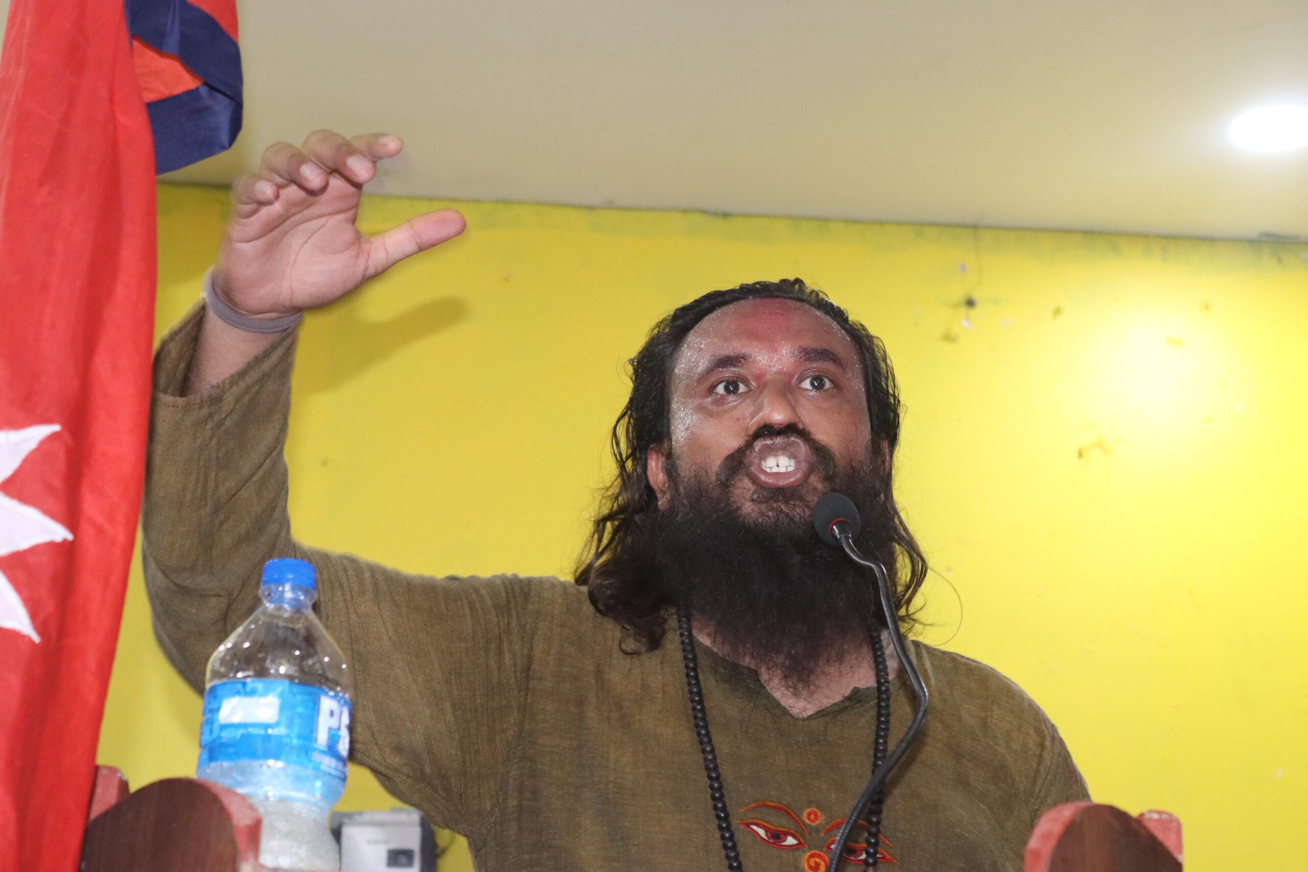 मन्त्री नबन्दै विवादमा खगेन्द्र सुनार, छलफलमा प्रधानमन्त्री