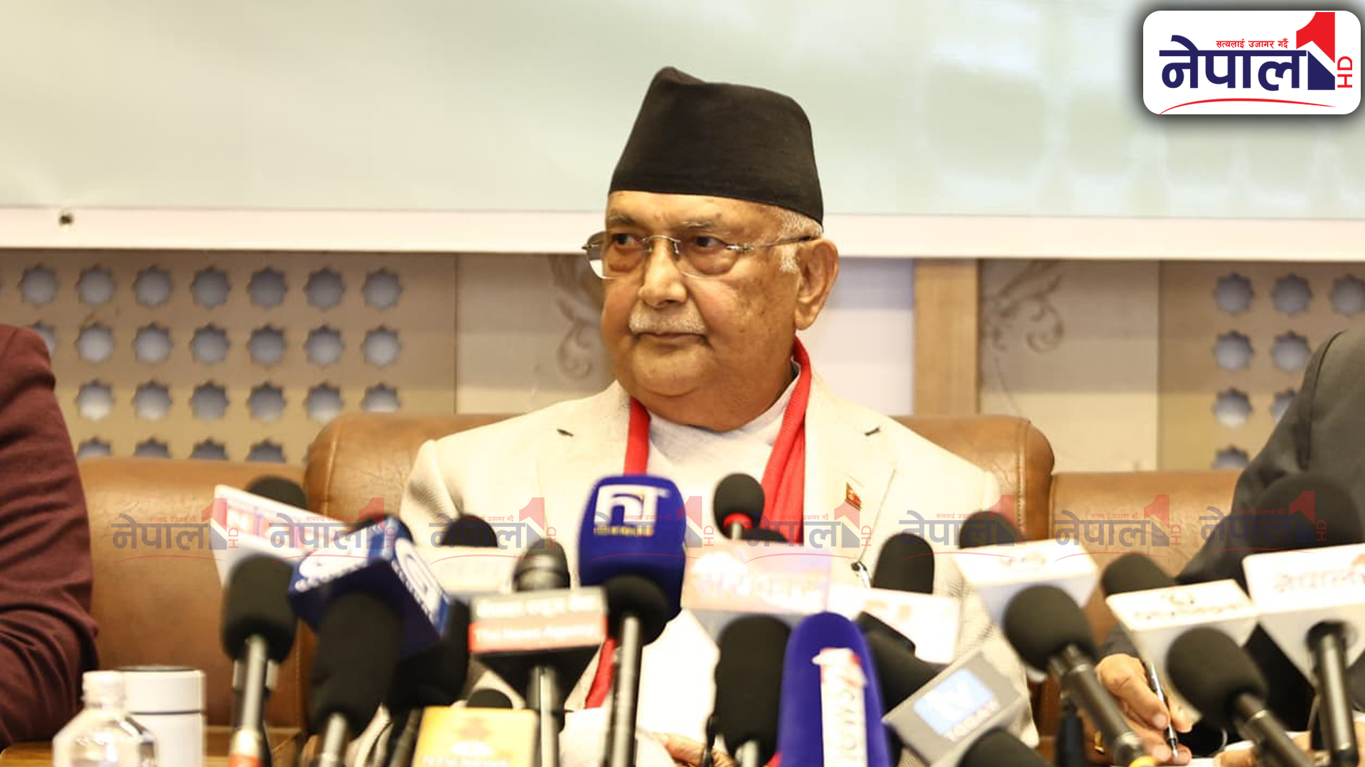 देश र जनताप्रति बफादार छु : ओली
