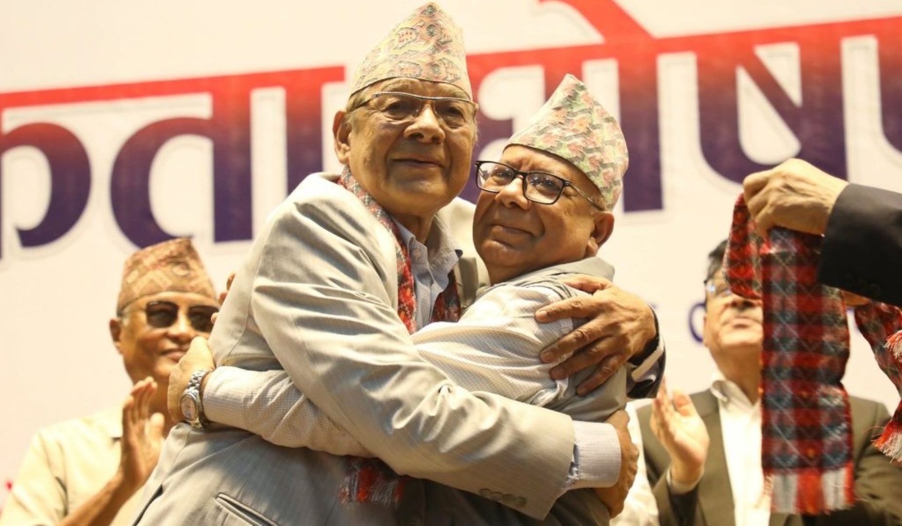 दर्ता भएका १२४ दलको सूची सार्वजनिक : माधवसँग एकता भएको बामदेवको पार्टी पनि कायमै