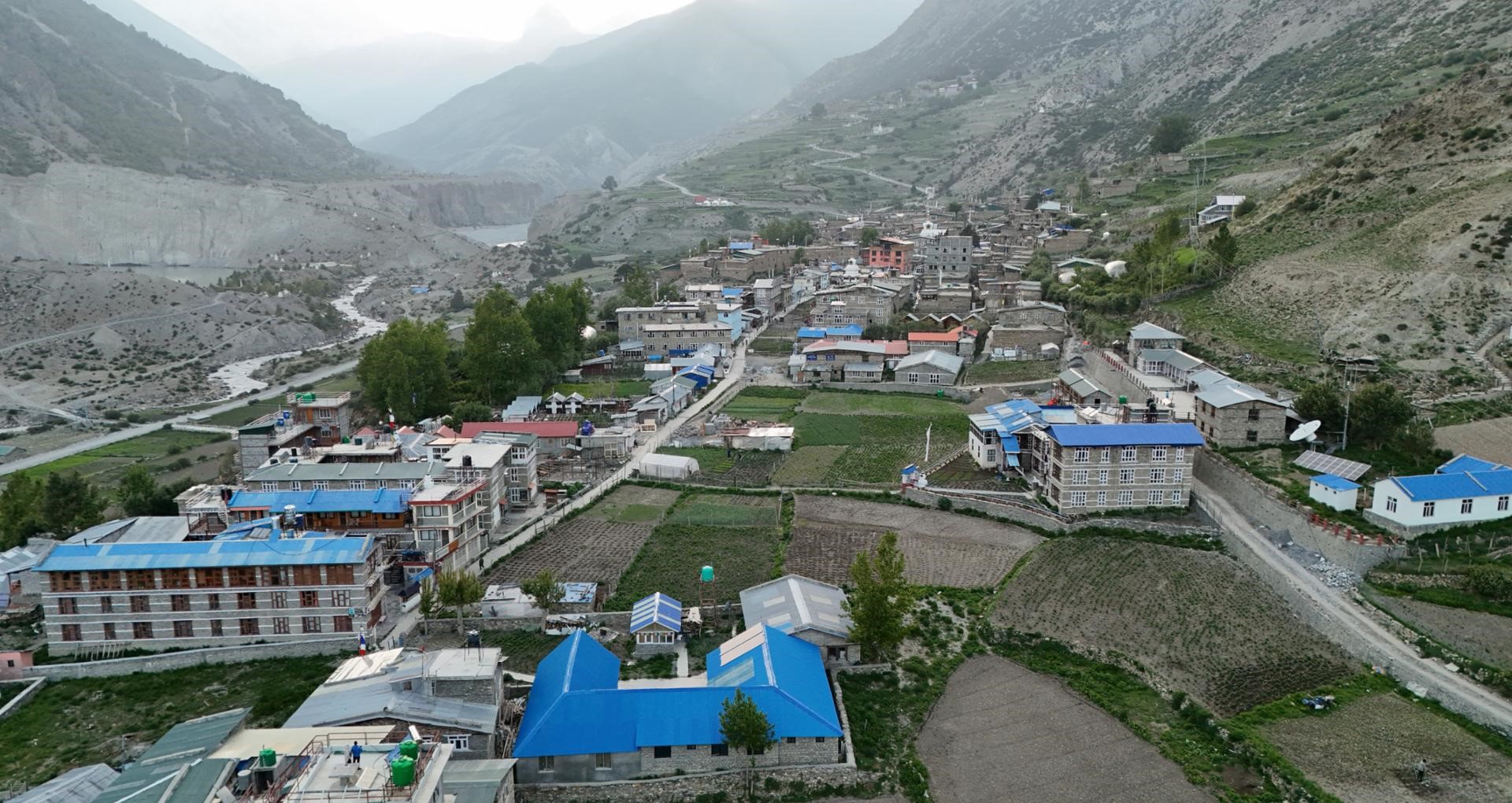 मनाङ यात्रामा मौसम बाधक