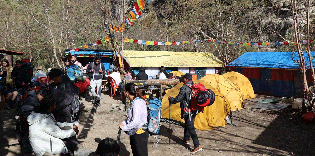 अन्नपूर्ण र मुस्ताङमा पर्यटकको लर्को, व्यवसायी भन्छन्-‘यति धेरै पर्यटक आउलान् भनेर कल्पना गरेका थिएनौँ’