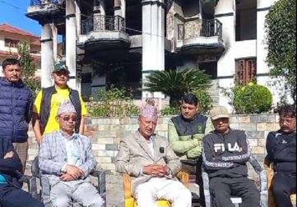 आफ्नै जलेकै घरबाट पत्रकार सम्मेलन गरे पूर्वमन्त्री खड्काले, ‘म किन देश छोडेर भाग्छु?’