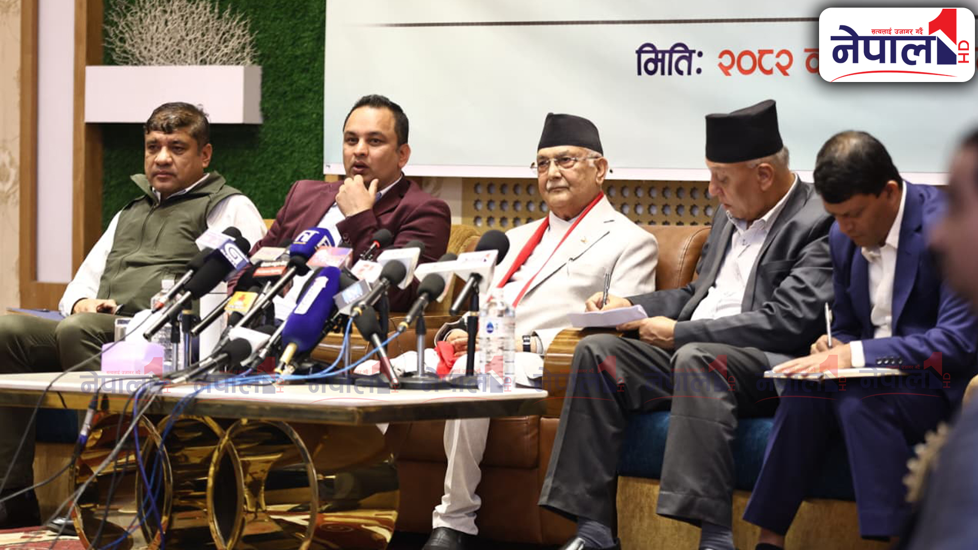 जेनजी आन्दोलनपछि पहिलो पटक ओली पत्रकारहरुसँगको अन्तरक्रियामा (तस्बिरहरु)