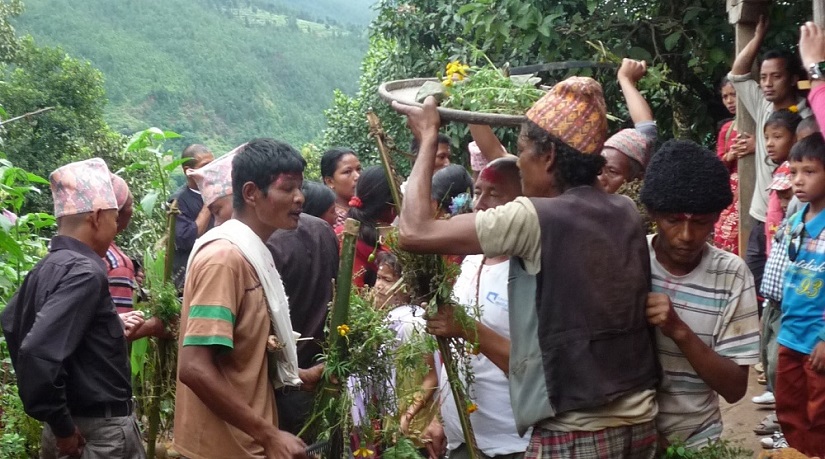 माझी समुदायले मनाए ऐतिहासिक–अनौठो ‘पितरा पर्व’