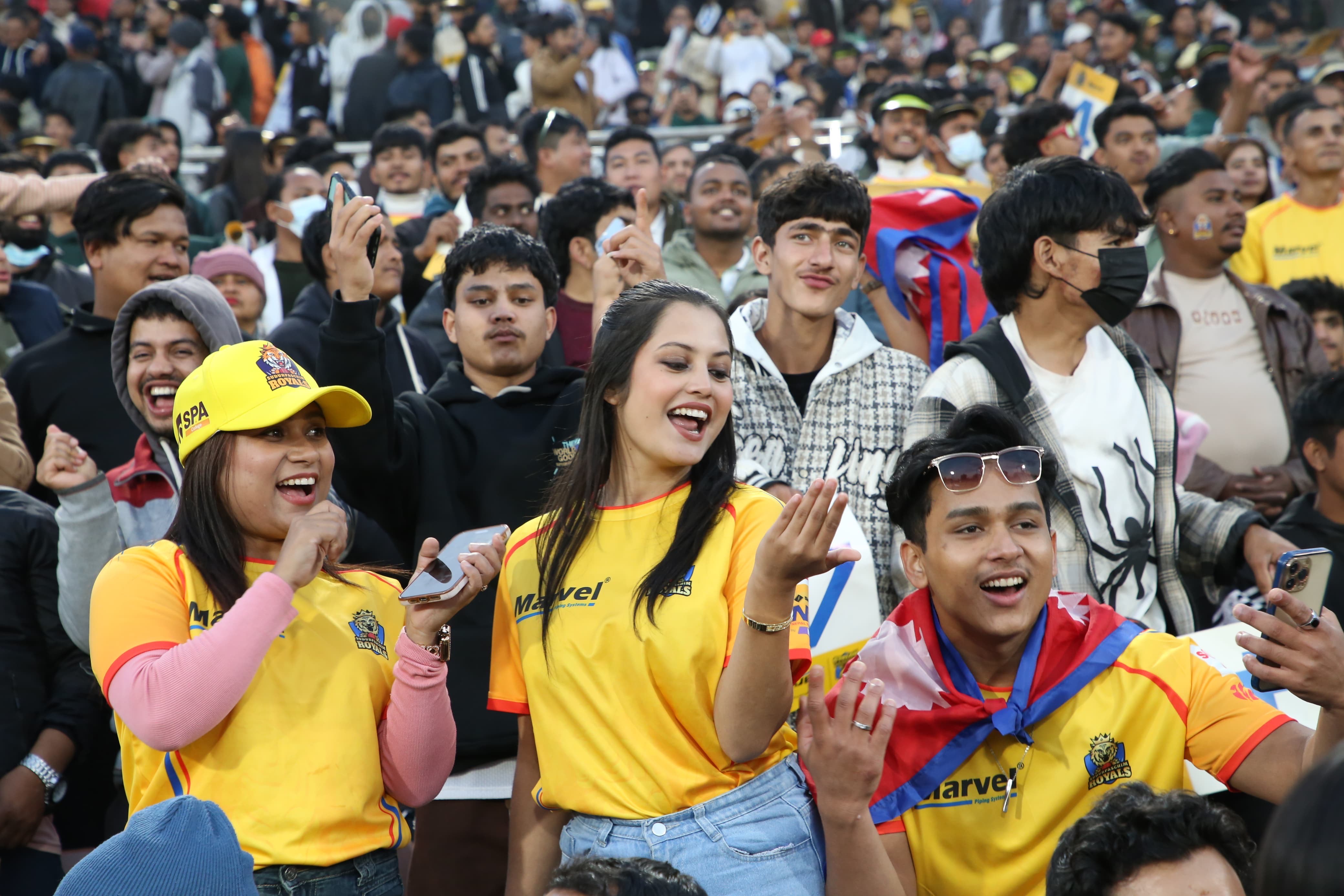 त्रिवि क्रिकेट रंगशालामा दर्शक खचाखच (तस्बिरहरू)