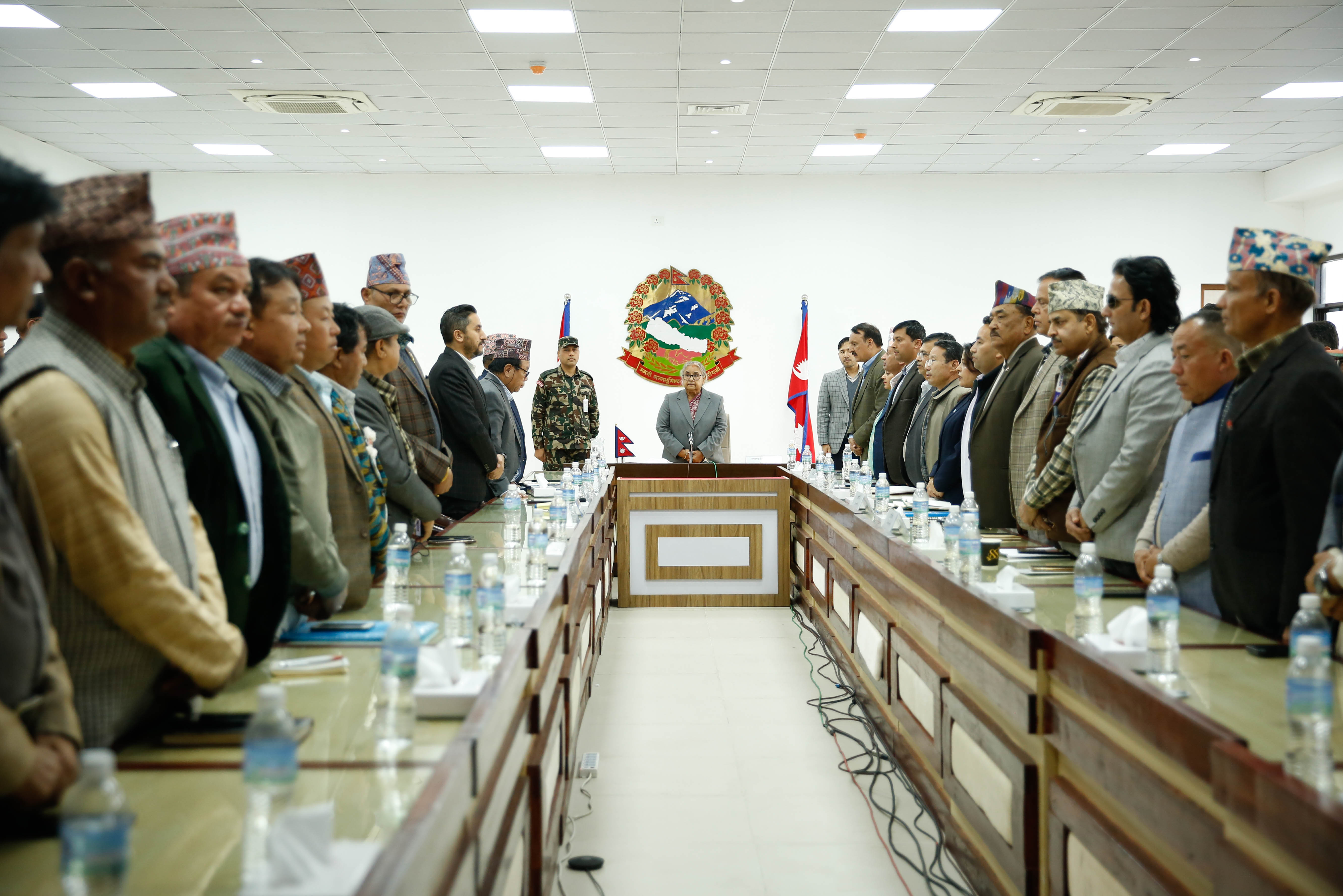 मंसिर १० सम्म सबै दल आयोगमा दर्ता गर्नु : प्रधानमन्त्री