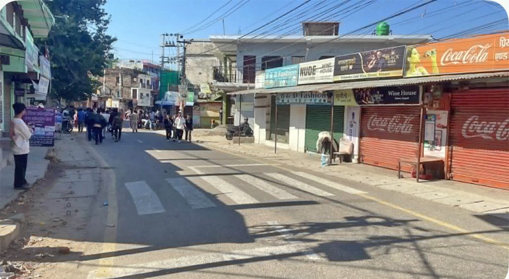 बारामा एमालेका युवा र जेनजी युवाबीच झडप, ‘कर्फ्यू ’ जारी