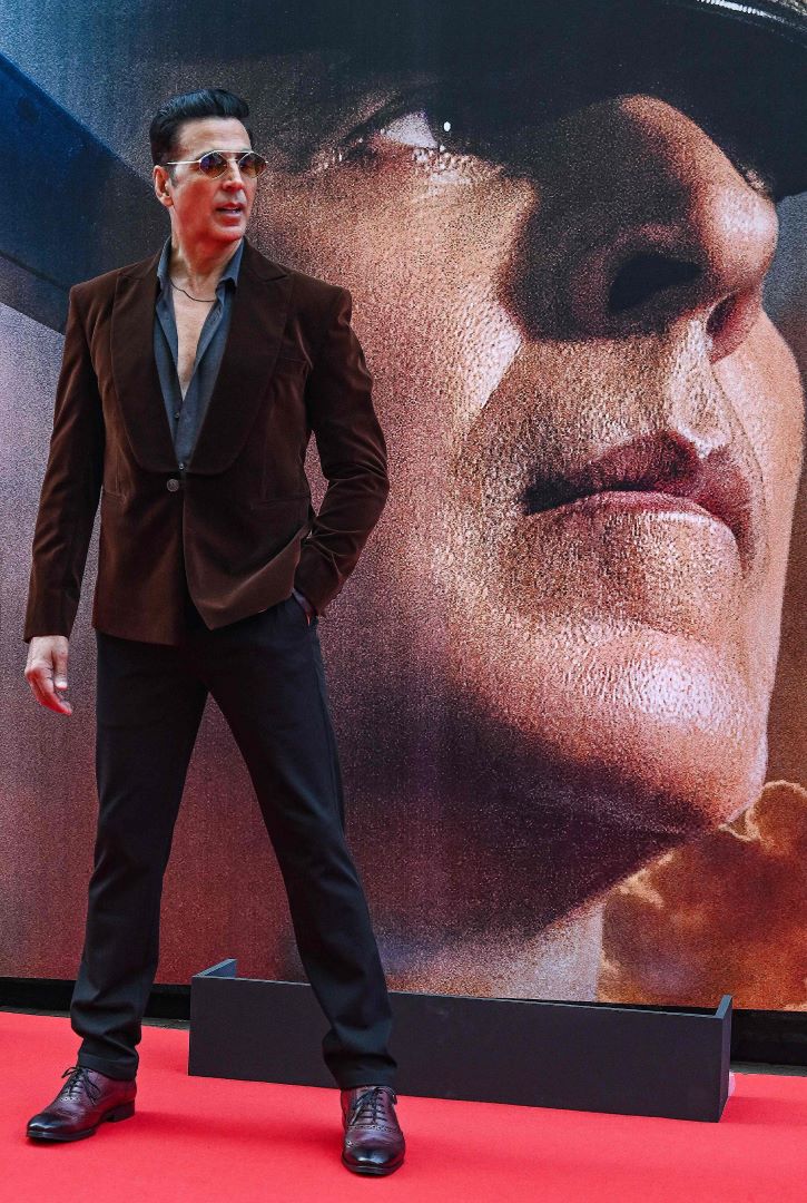 बलिउडमा ‘नक्कली चमक’ विवाद : हेरफेर गरिएका समीक्षा र फुलाइएका अङ्कले विश्वसनीयता सङ्कट