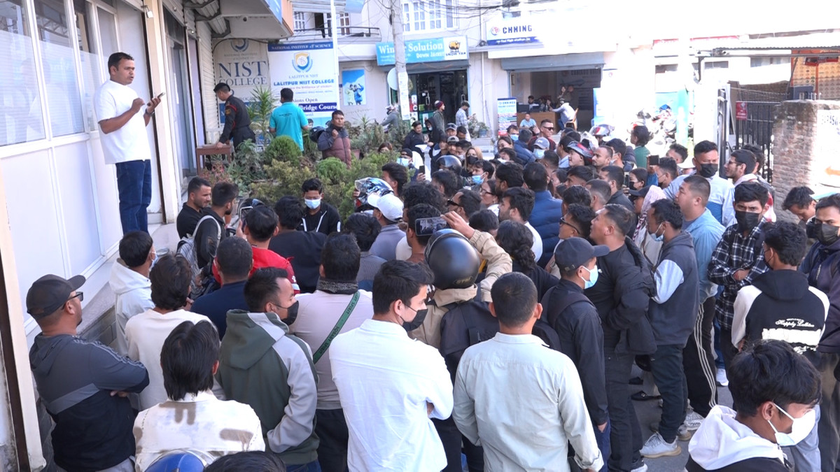 दुई वर्षसम्म कोरिया जान नपाएका युवाले घेरे इपीएस कोरिया शाखा