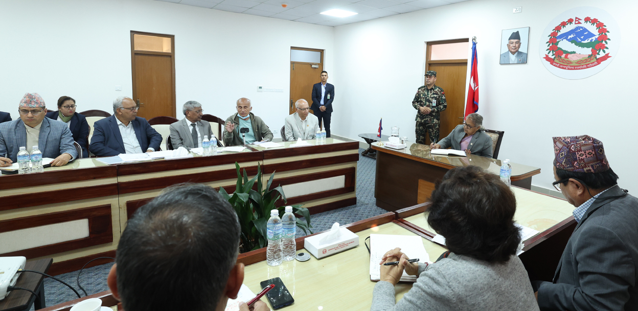 चिकित्सा शिक्षा सुधारको माग राख्दै डा केसीले प्रधानमन्त्री कार्कीसमक्ष बुझाए दशबुँदे ज्ञापनपत्र