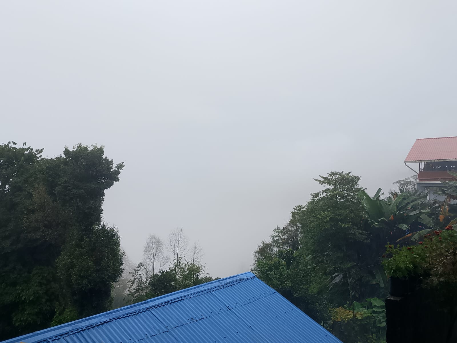 सिक्किमको दौरसाङदेखि नेपालको पहाडी भू–भागसम्म समान मौसमी स्वरूप, जनजीवनमा असर