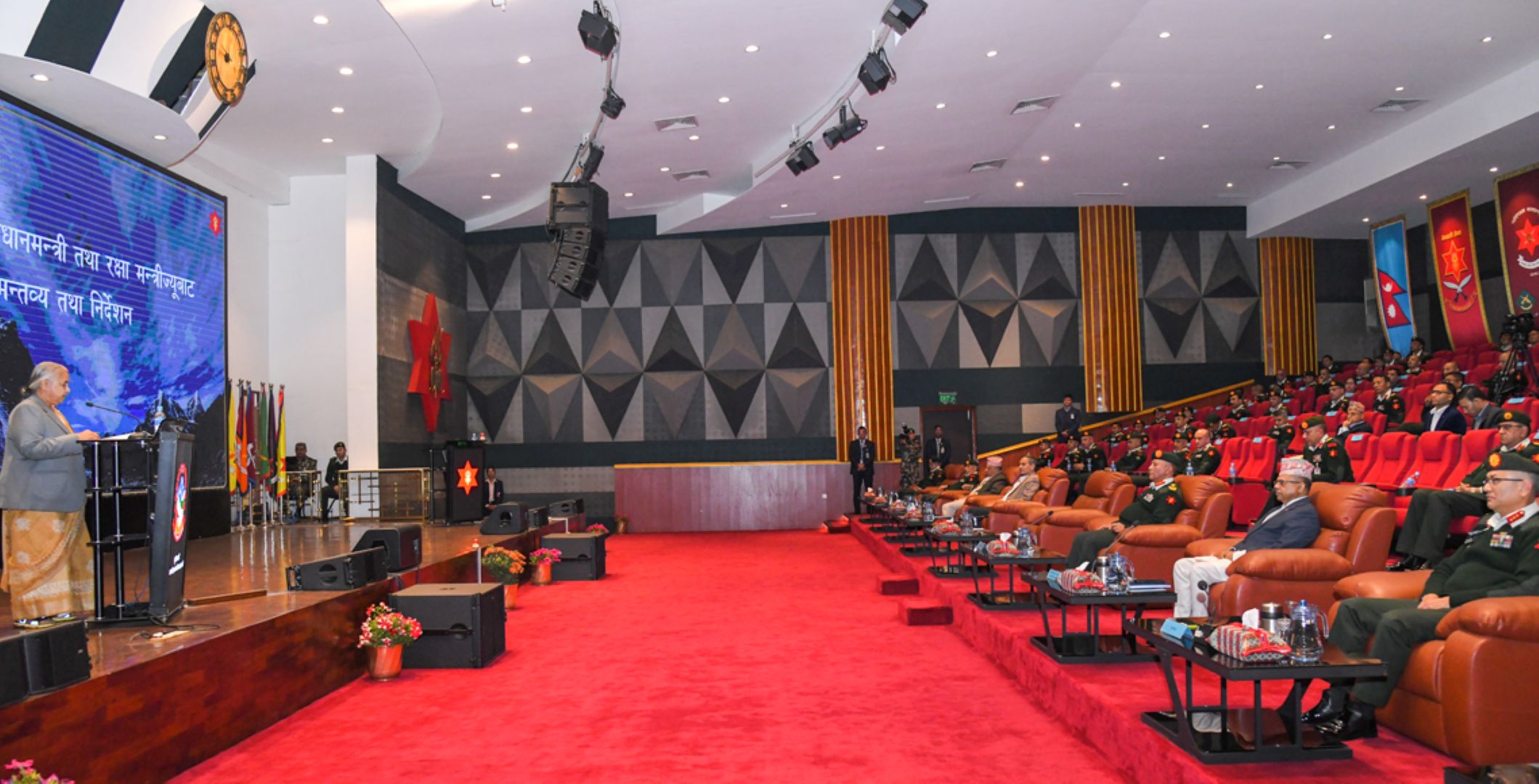 जंगी अड्डालाई प्रधानमन्त्रीको तीन निर्देशन : ‘रगत बिनाको चुनाव, त्रुटिरहित सुरक्षा’ का लागि खट्नुस्