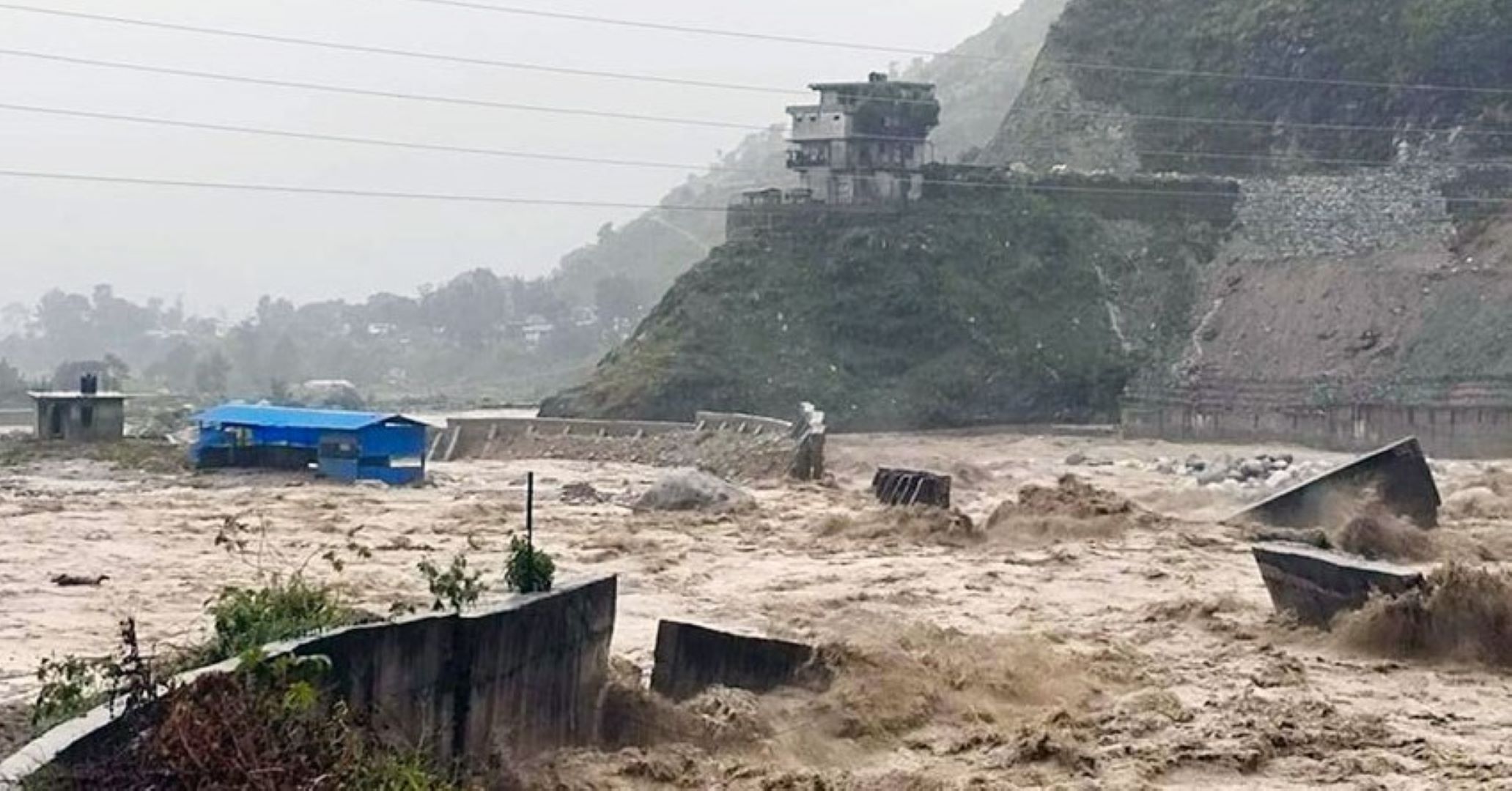 थाइल्यान्ड र मलेसियामा भीषण बाढीस् ३० भन्दा बढीको मृत्यु, हजारौँ विस्थापित