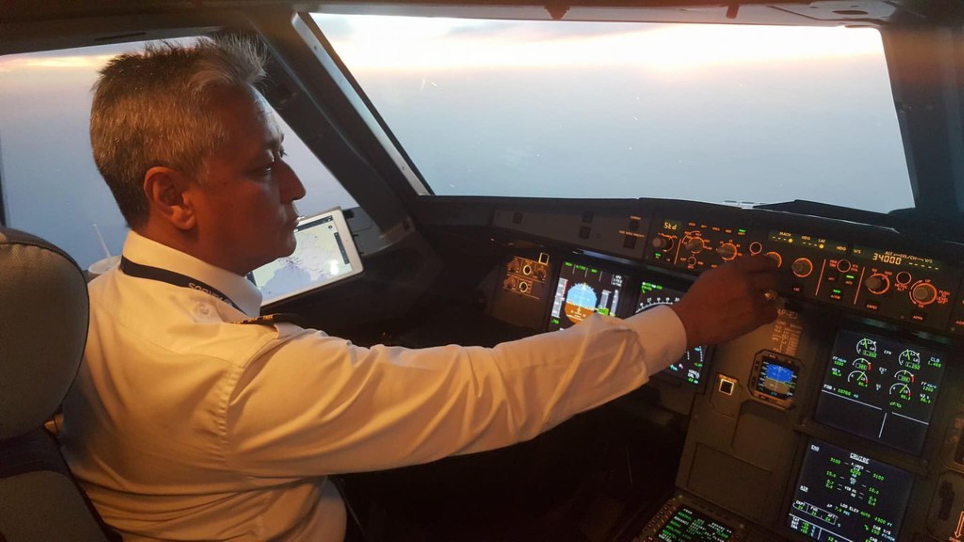 विजय लामासहित निगमका दुई पाइलटलाई कार्बाही