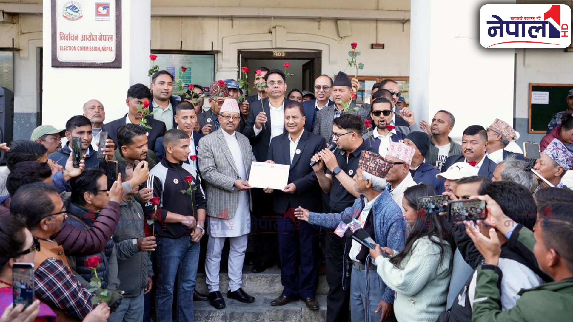 निर्वाचनमा आयोगमा ‘विप्लव’को बाजागाजासहितको र्‍याली (तस्बिरहरु)