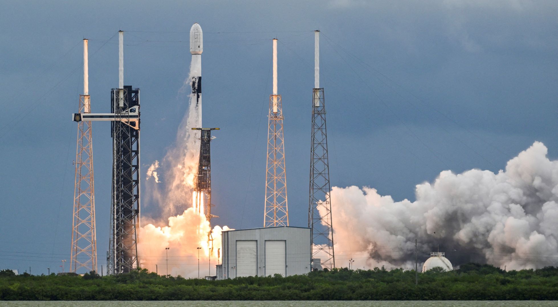 चीनद्वारा तीन नयाँ उपग्रह अन्तरिक्षमा प्रक्षेपण