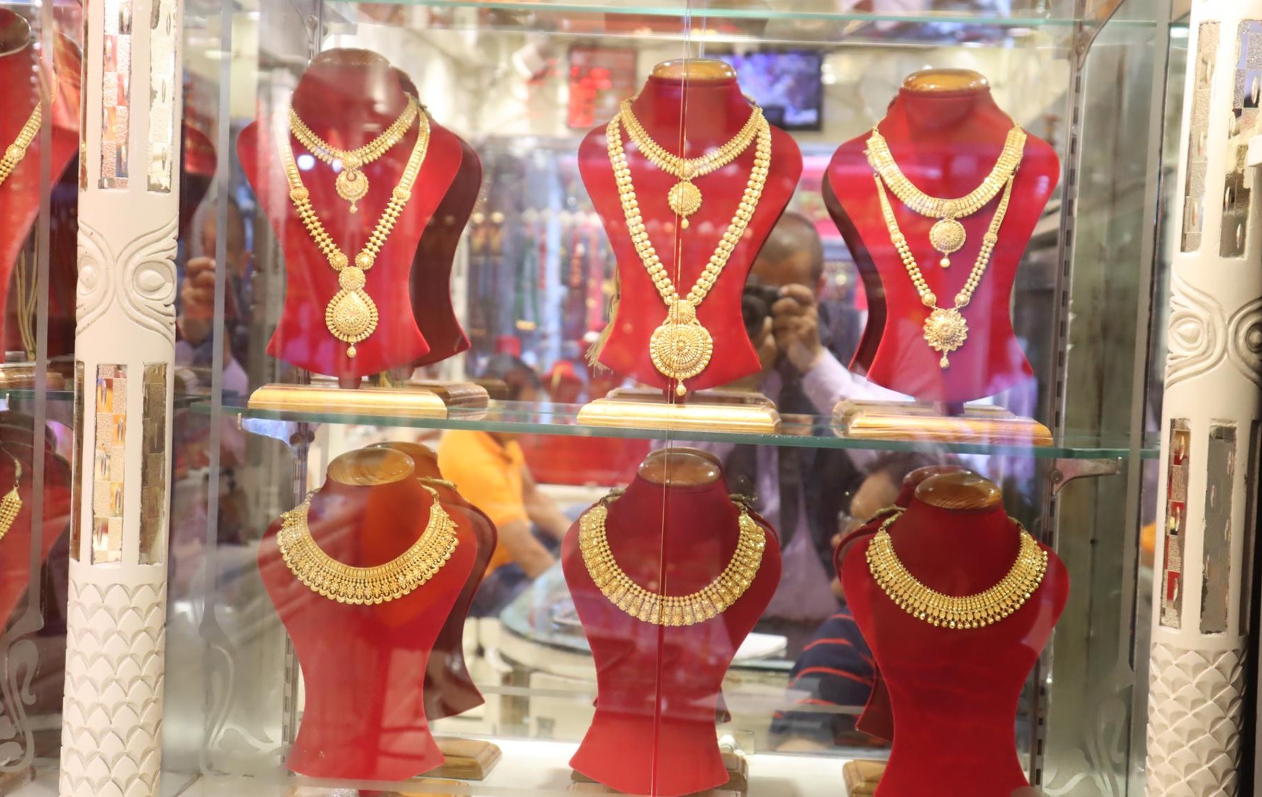 सुनचाँदीको मूल्यमा भारी गिरावट