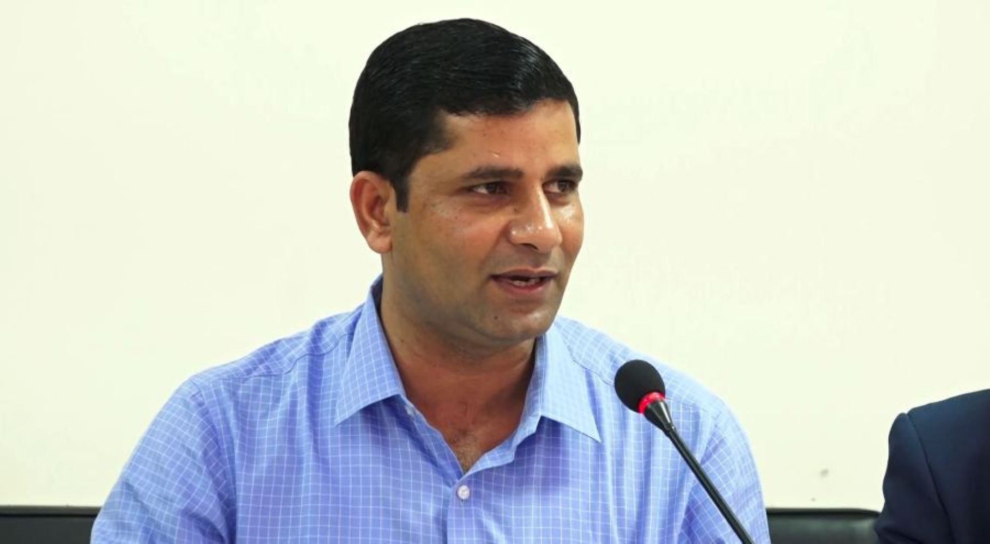 इस्तियाकको आरोप : बहुमत पुर्‍याउन नसकेपछि राजेन्द्र श्रेष्ठहरू पार्टी छोडेर गए