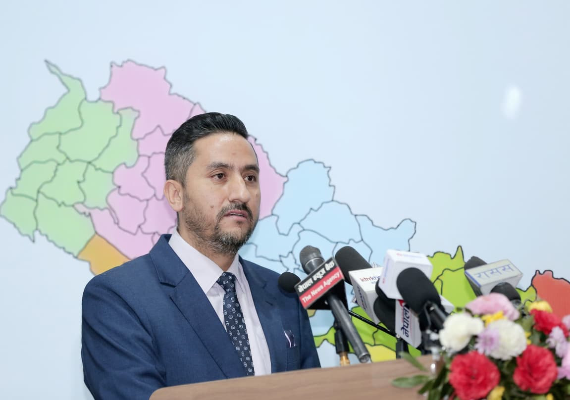 चलचित्र क्षेत्रको विकासका एजेन्डा लेखेर ल्याउनुस्, पूरा गर्न तयार छु : मन्त्री खरेल