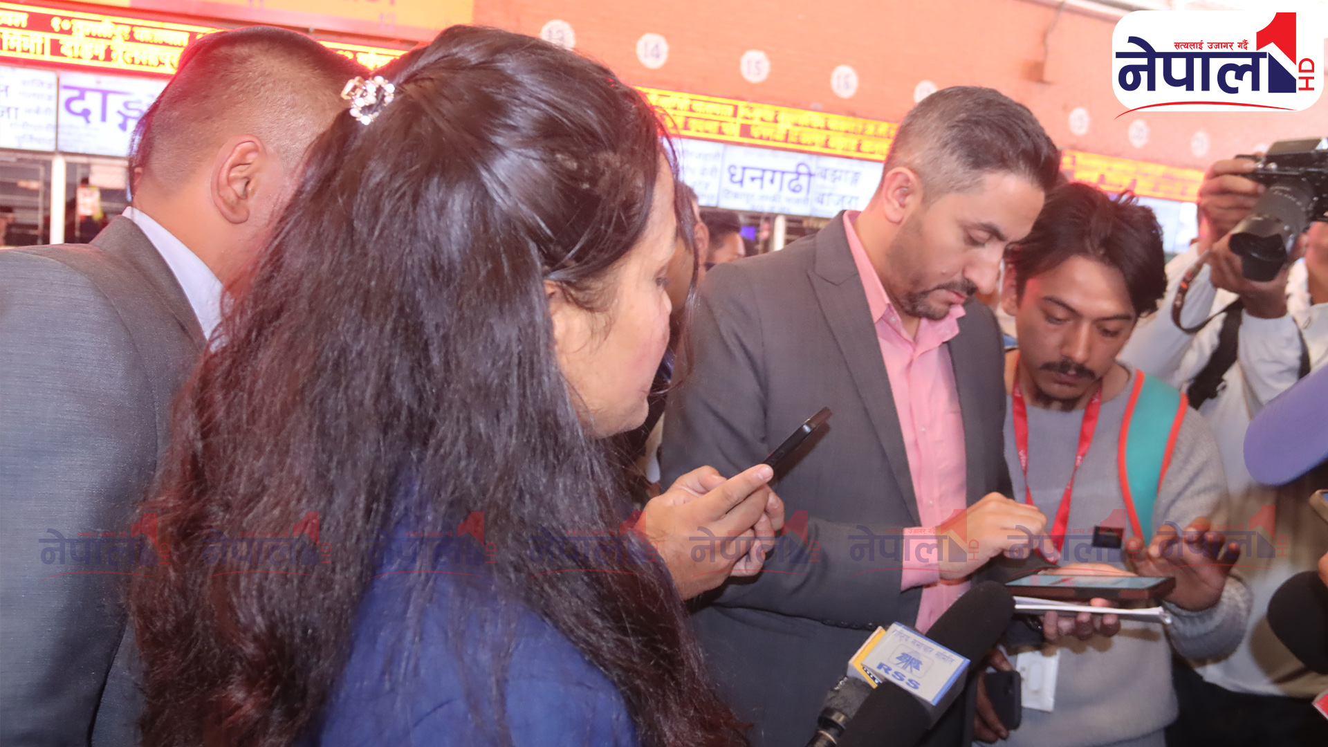 सञ्चारमन्त्रीद्वारा गोँगबु बसपार्कमा निःशुल्क इन्टरनेट सेवा शुभारम्भ