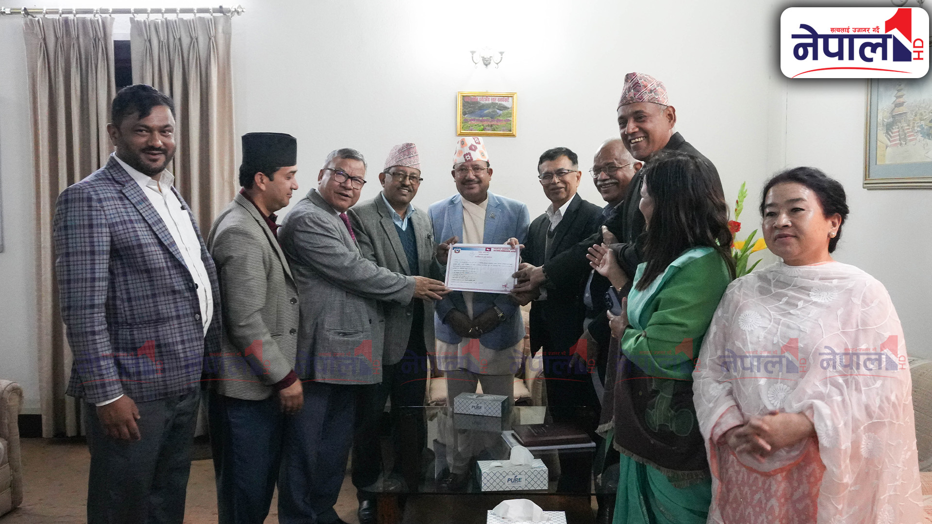 नेपाली कम्युनिस्ट पार्टीले आयोगबाट लियो दल दर्ताको प्रमाणपत्र (तस्बिरहरू)