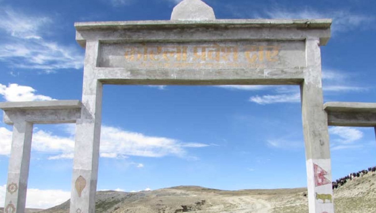 गृह र अध्यागमनको टोलीद्वारा कोरला नाका अवलोकन