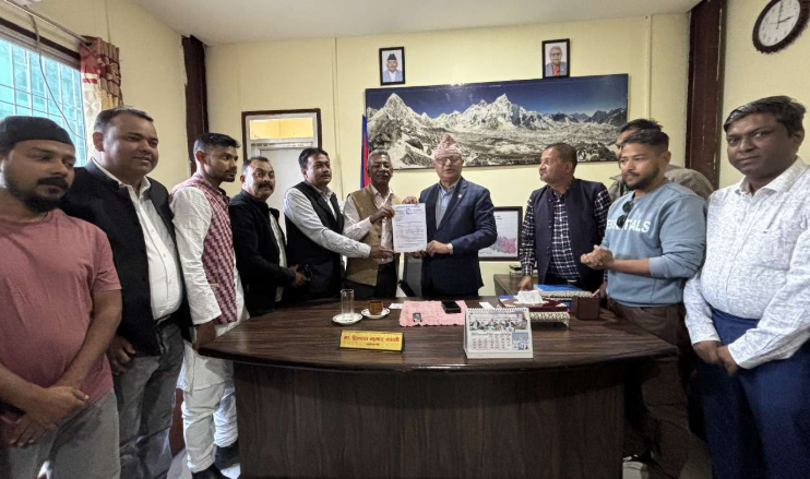 कोशीका मुख्यमन्त्रीलाई मुस्लिम समाजको ज्ञापनपत्र : मदरसा शिक्षा बोर्ड गठन गर्न माग