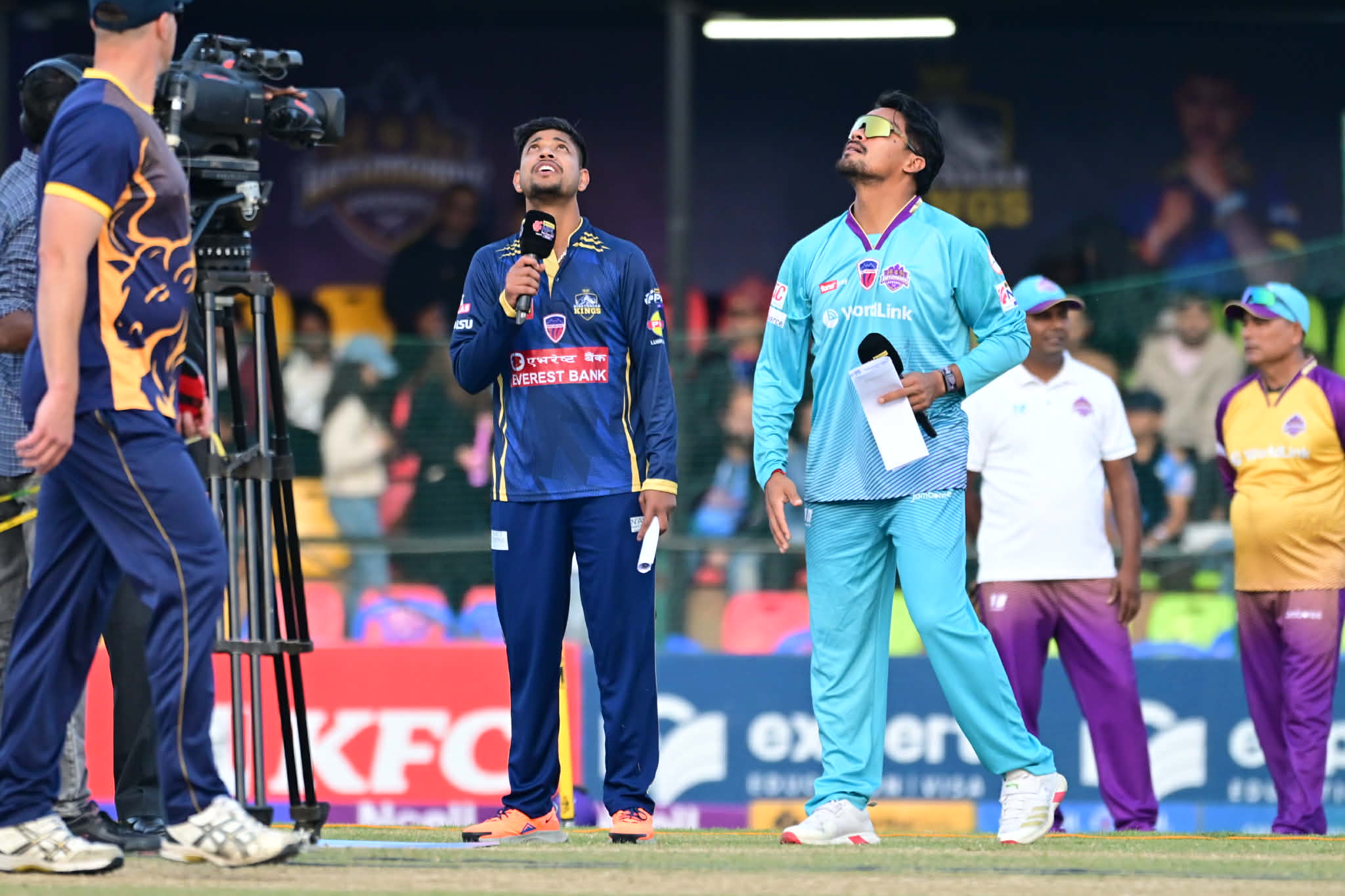 विराटनगरले काठमाण्डुविरुद्ध टस जितेर पहिला फिल्डिङ गर्दै